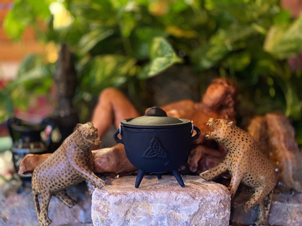 Black Triquetra Cast Iron Cauldron